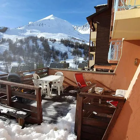 Гостевой дом Rez-de-neige Terrasse Ла-Фу